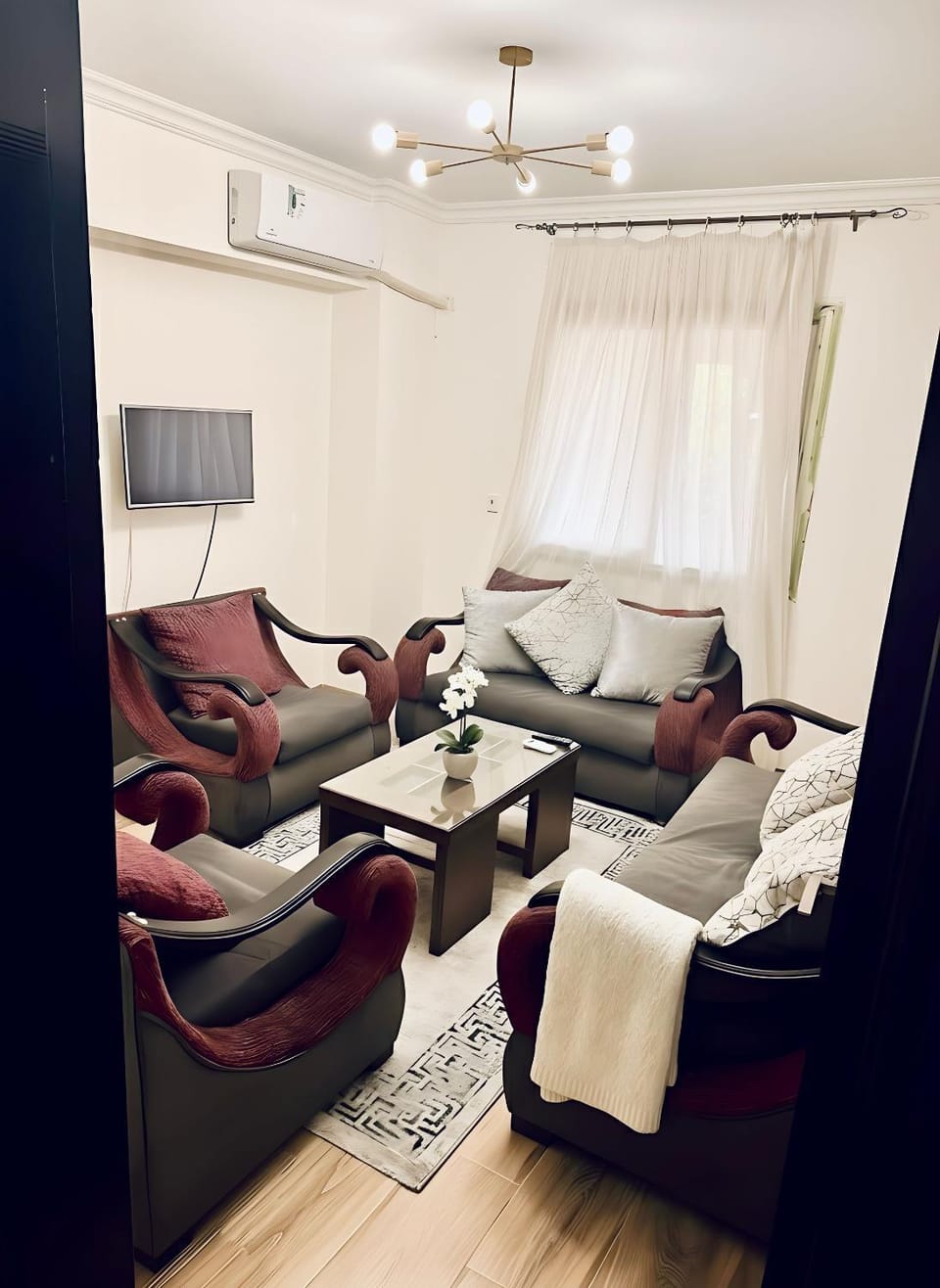 Communal lounge/ TV room, TV and multimedia, Living room, air conditioner