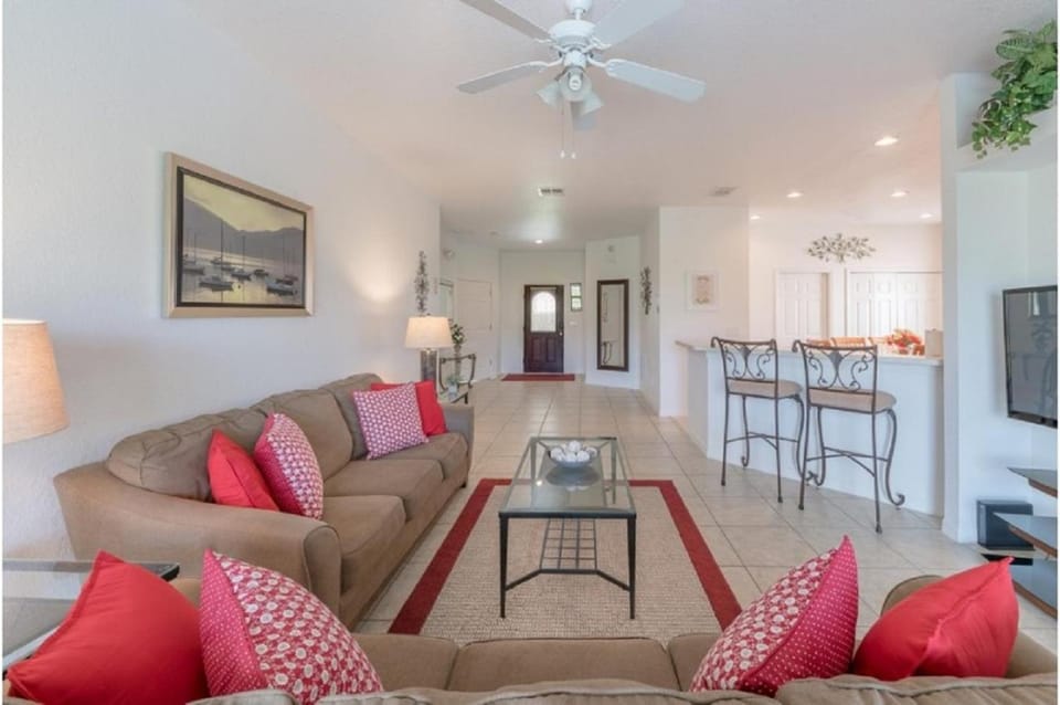 Three-Bedroom Pool Home Kissimmee House in Bay Lake