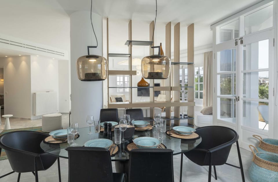 Living room, Dining area