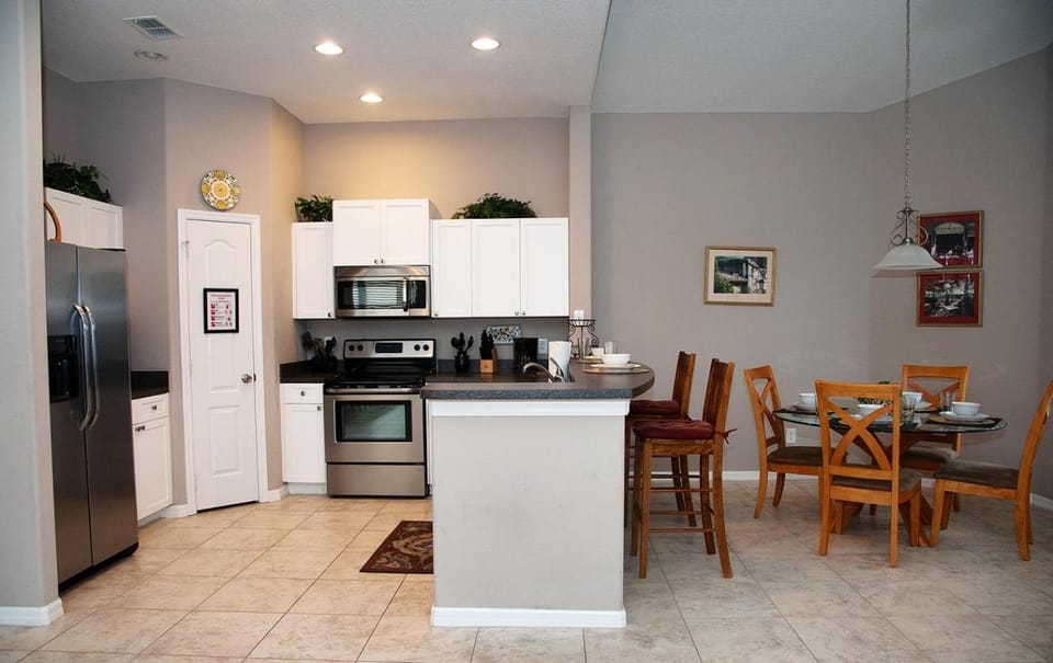 Four-Bedroom Pool Home Kissimmee House in Bay Lake