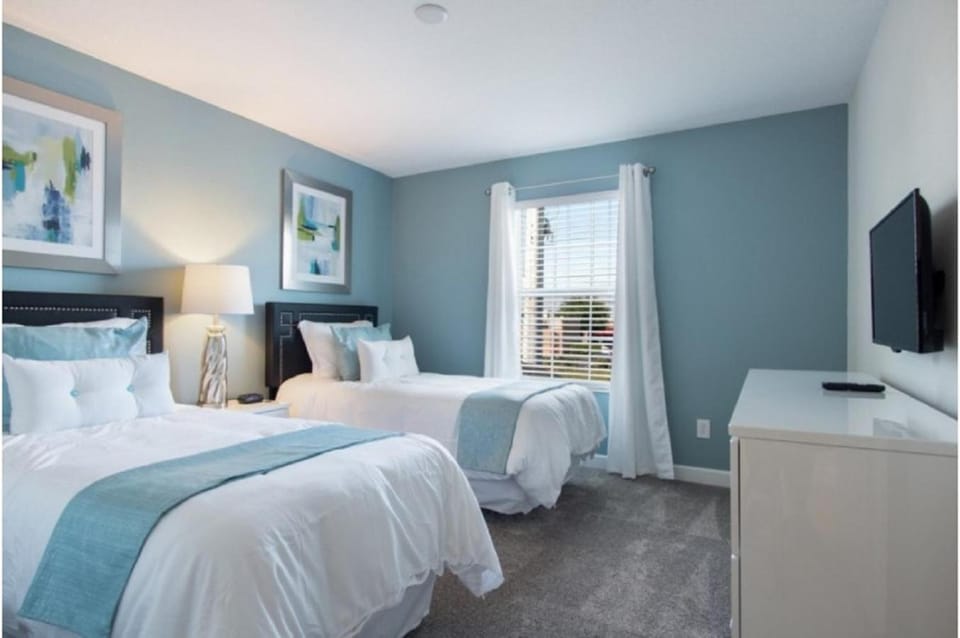 Four-Bedroom Townhome Davenport House in Davenport