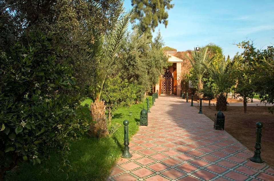 Patio, Facade/entrance, People, Garden, Garden view
