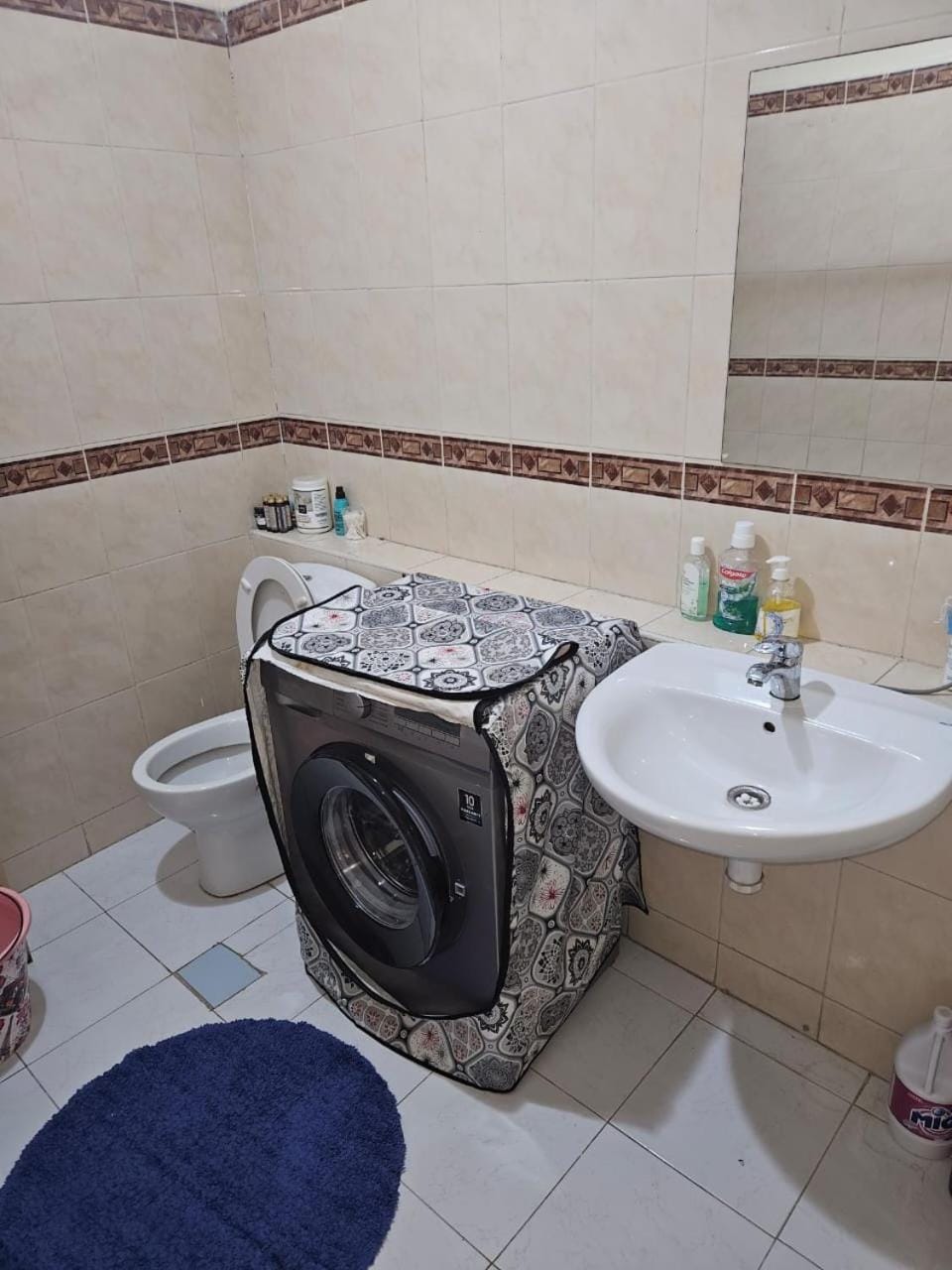 Bathroom, washing machine