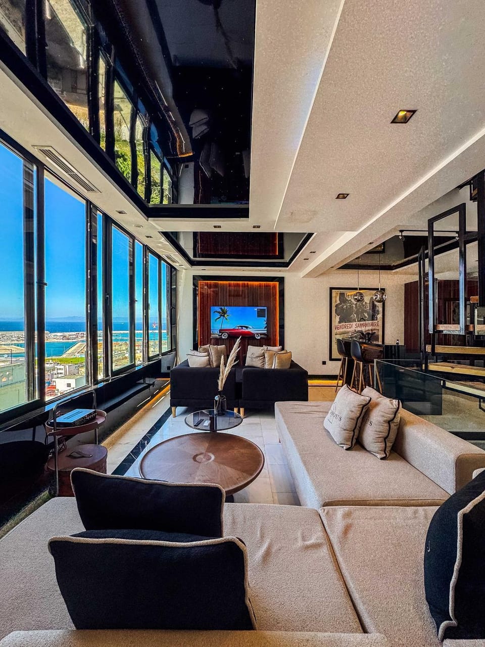 Communal lounge/ TV room, TV and multimedia, Living room, Seating area, Evening entertainment