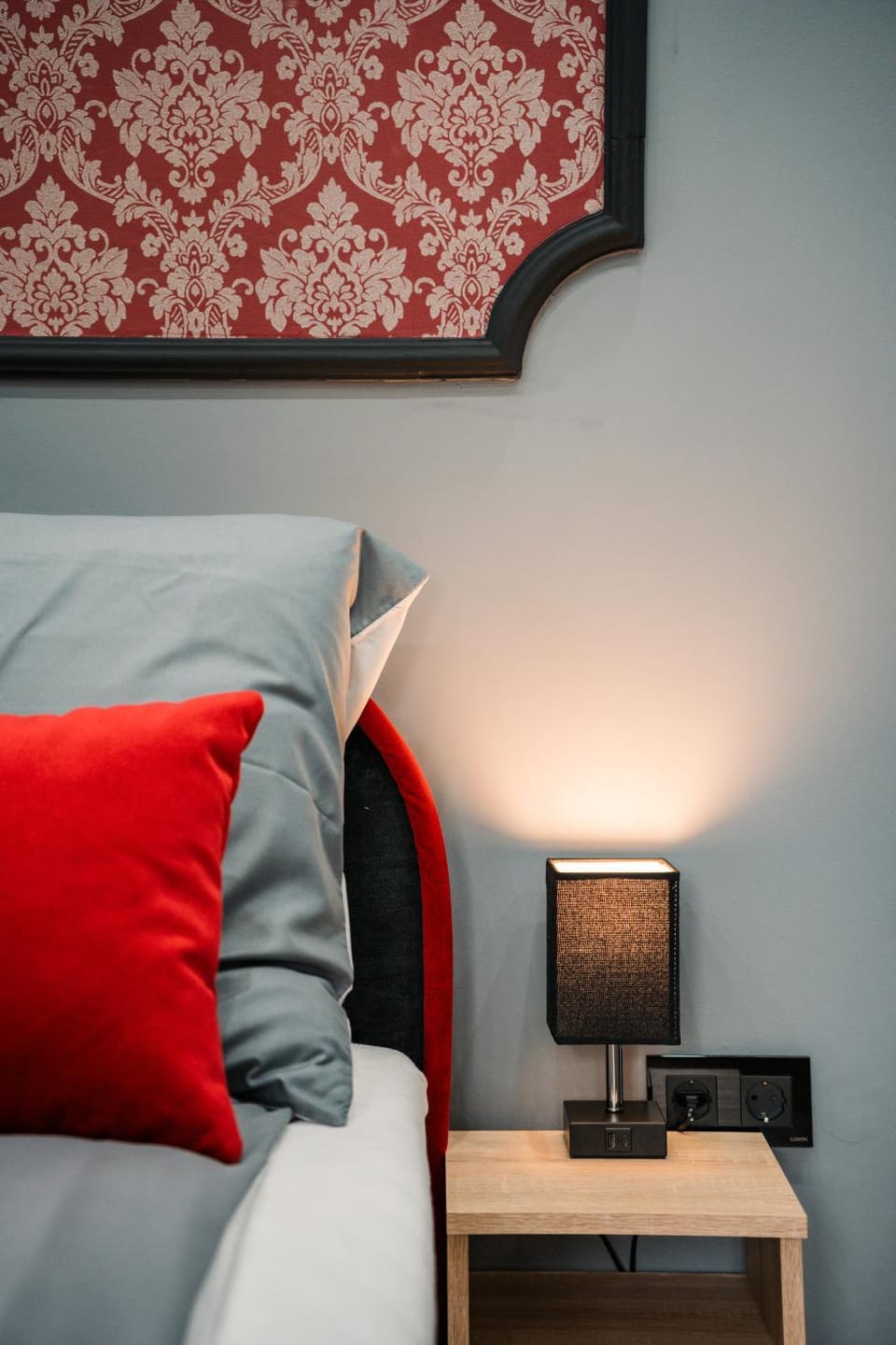 White House Apartman Miskolc, Red Room Apartment in Slovakia