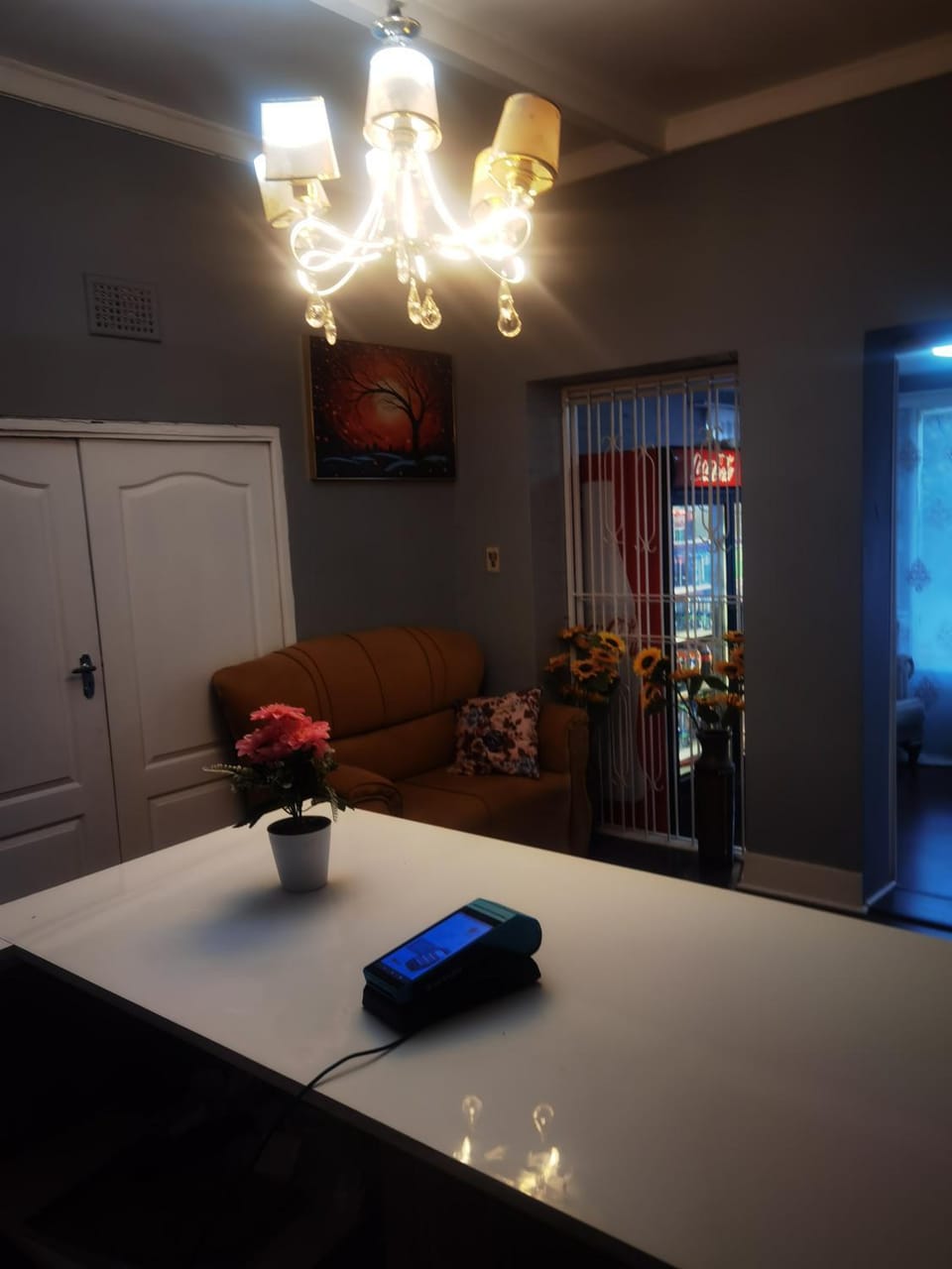 YELLOW STARS GUESTHOUSE 1hr 2hrs Day Rest Bed and Breakfast in Johannesburg