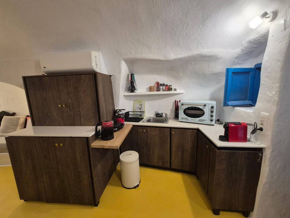 Kristy Cave House Villa in Oia