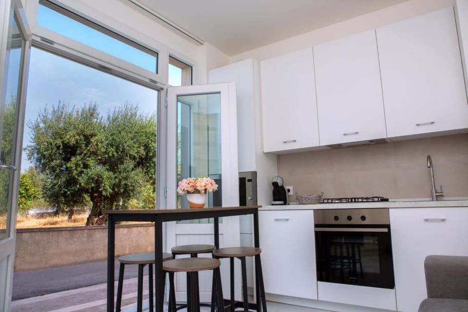 Day, View (from property/room), Kitchen or kitchenette, Dining area, dishwasher