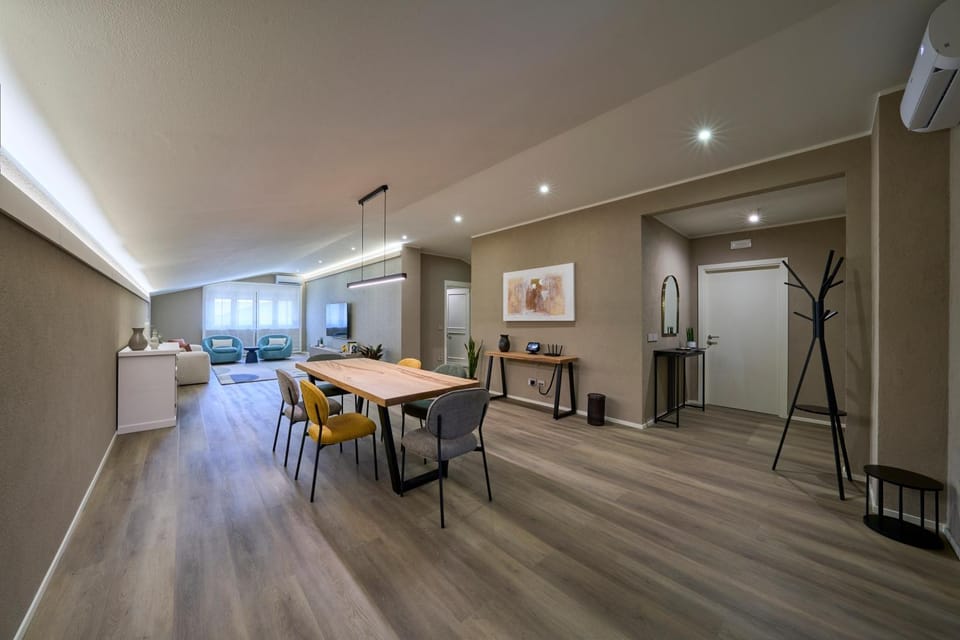 TV and multimedia, Living room, Dining area