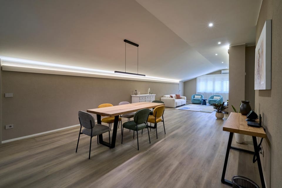 Living room, Dining area