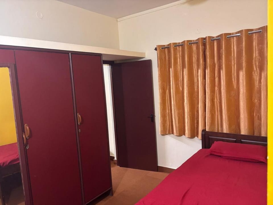 Bedroom, wardrobe