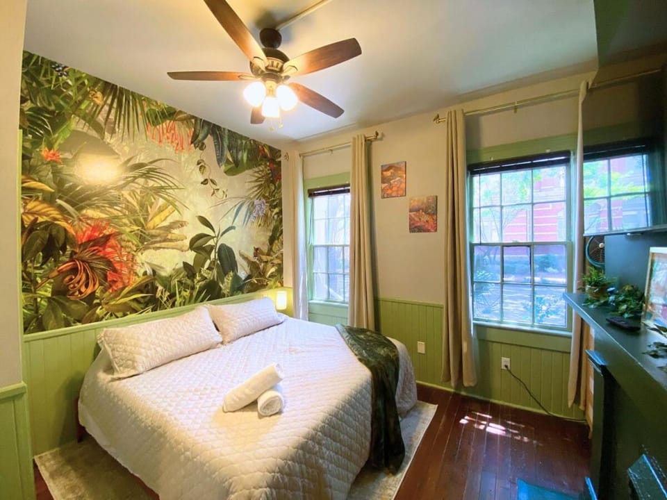 The Jungle Nook - Themed Getaway,Backyard,Grill Apartment in Savannah
