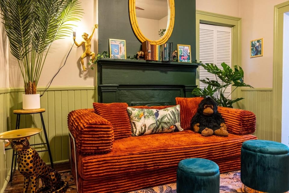 The Jungle Nook - Themed Getaway,Backyard,Grill Apartment in Savannah