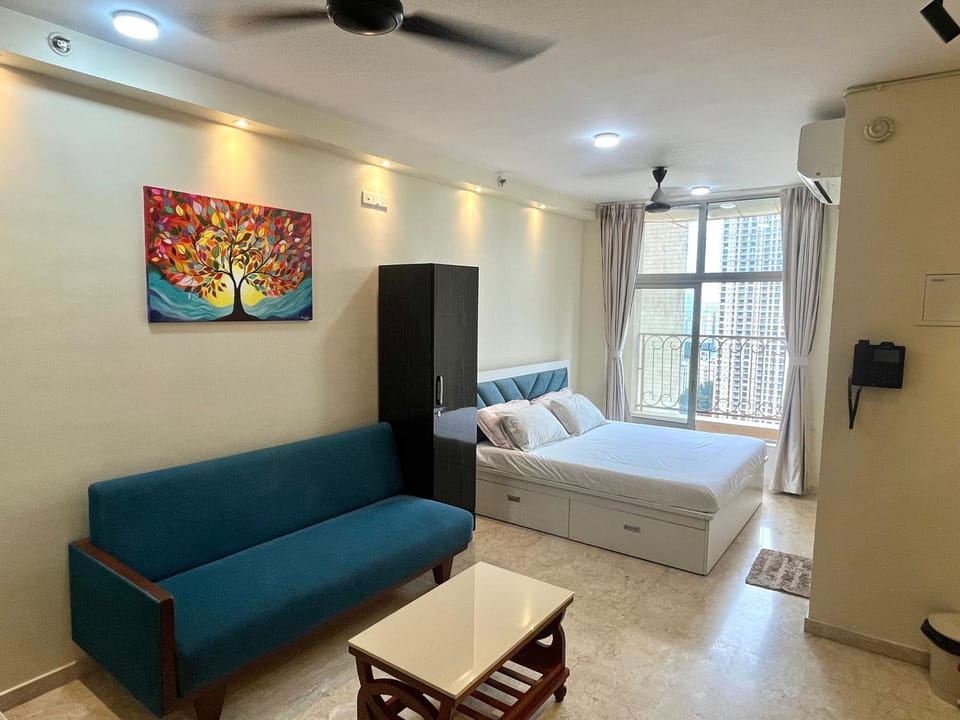 Bed, TV and multimedia, Living room, Photo of the whole room, Seating area, Bedroom, air conditioner