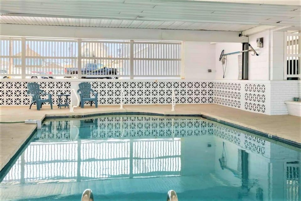 Stay Steps from Beach with Pool AC Parking House in Hampton Beach
