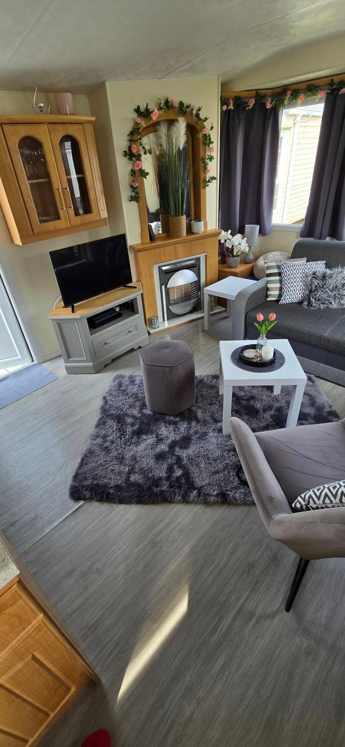 Cozy Family Caravan Skegness Holiday Park Campground/ 
RV Resort in Skegness