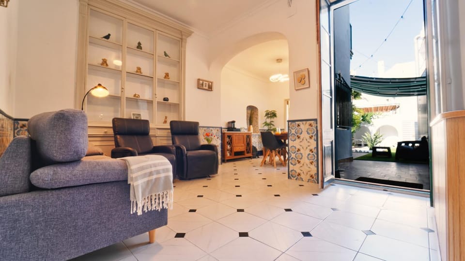 Patio, Communal lounge/ TV room, Living room, Seating area