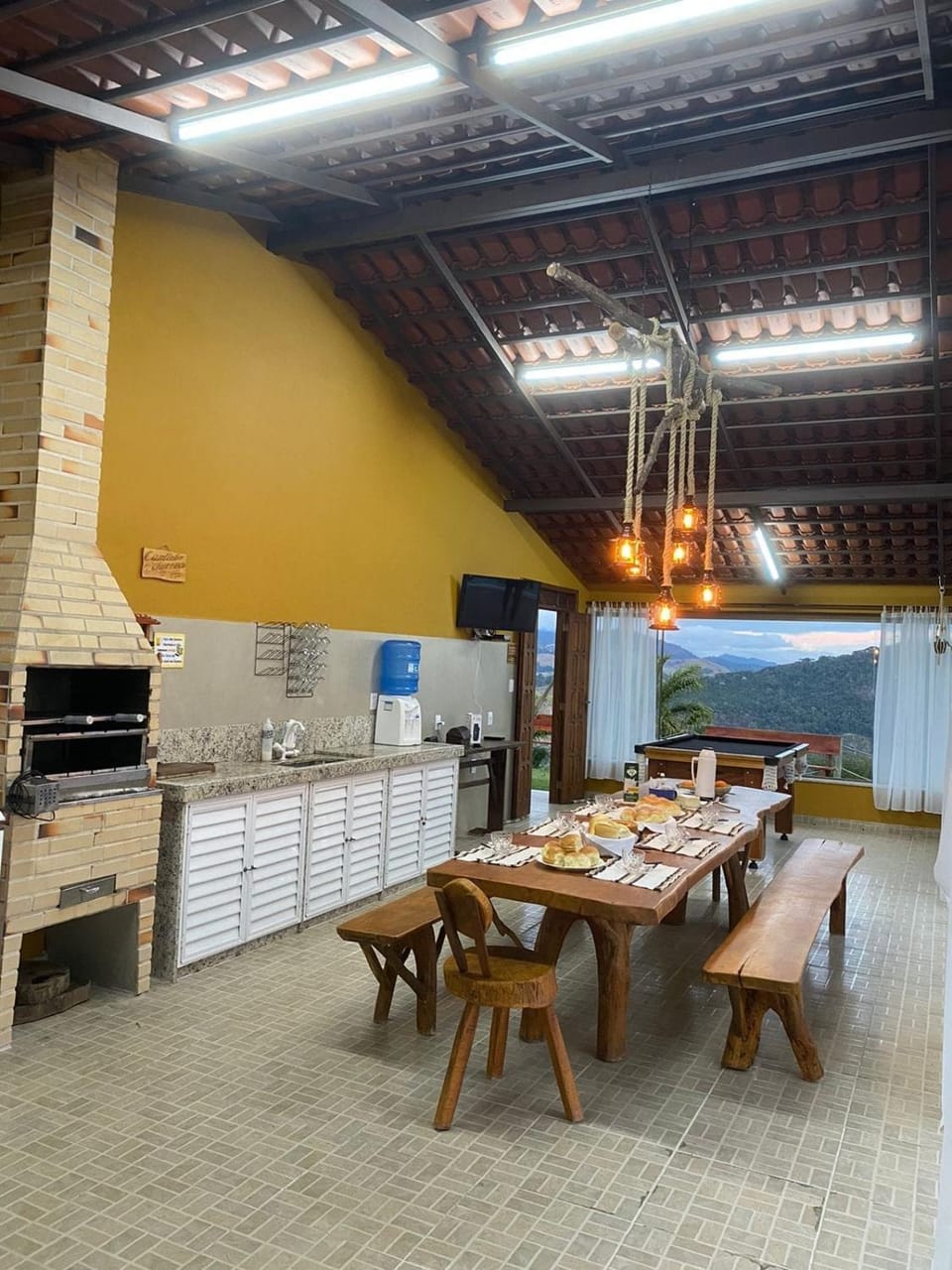BBQ facilities, Dining area