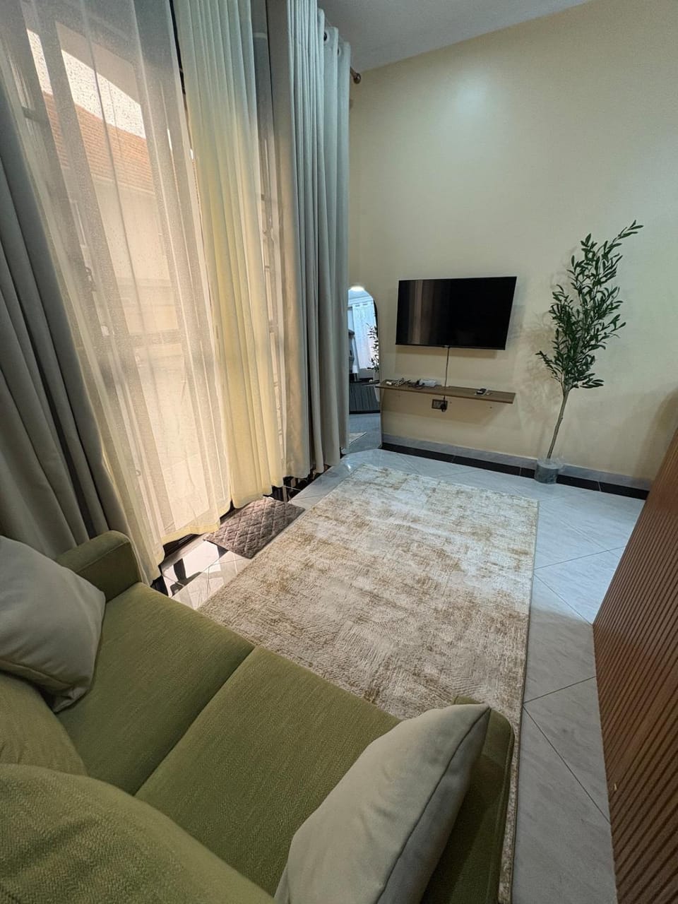 Communal lounge/ TV room, TV and multimedia, Living room, Seating area, Evening entertainment
