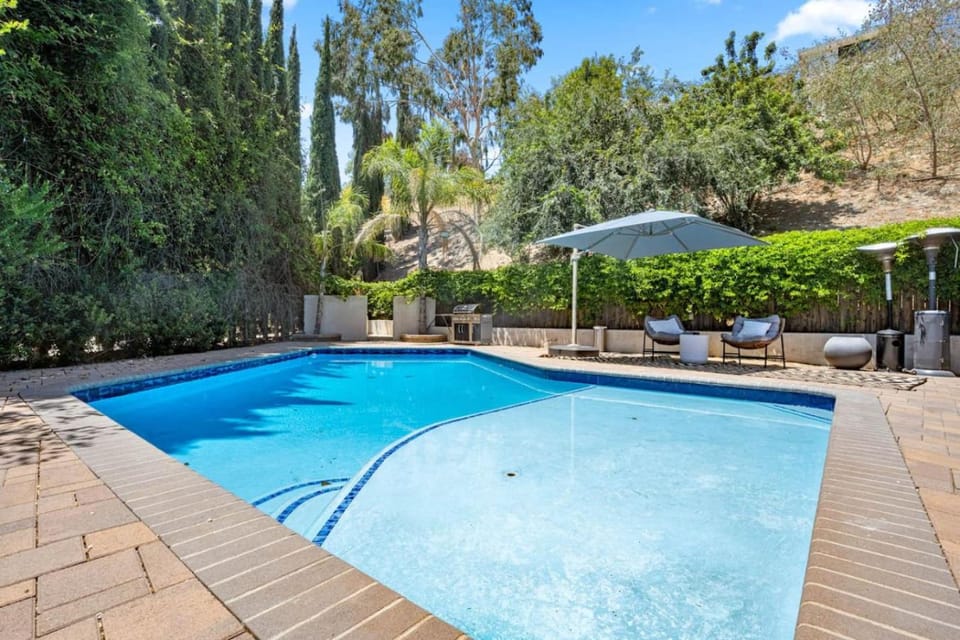 Hillside Modern Retreat with pool BBQ and MORE House in Tarzana