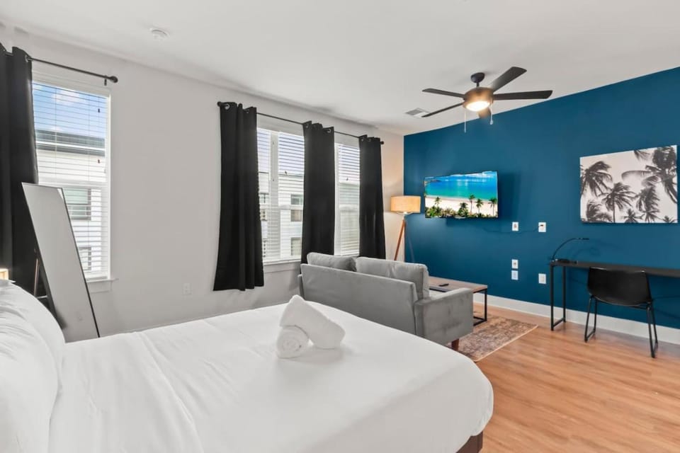 Bed, Living room
