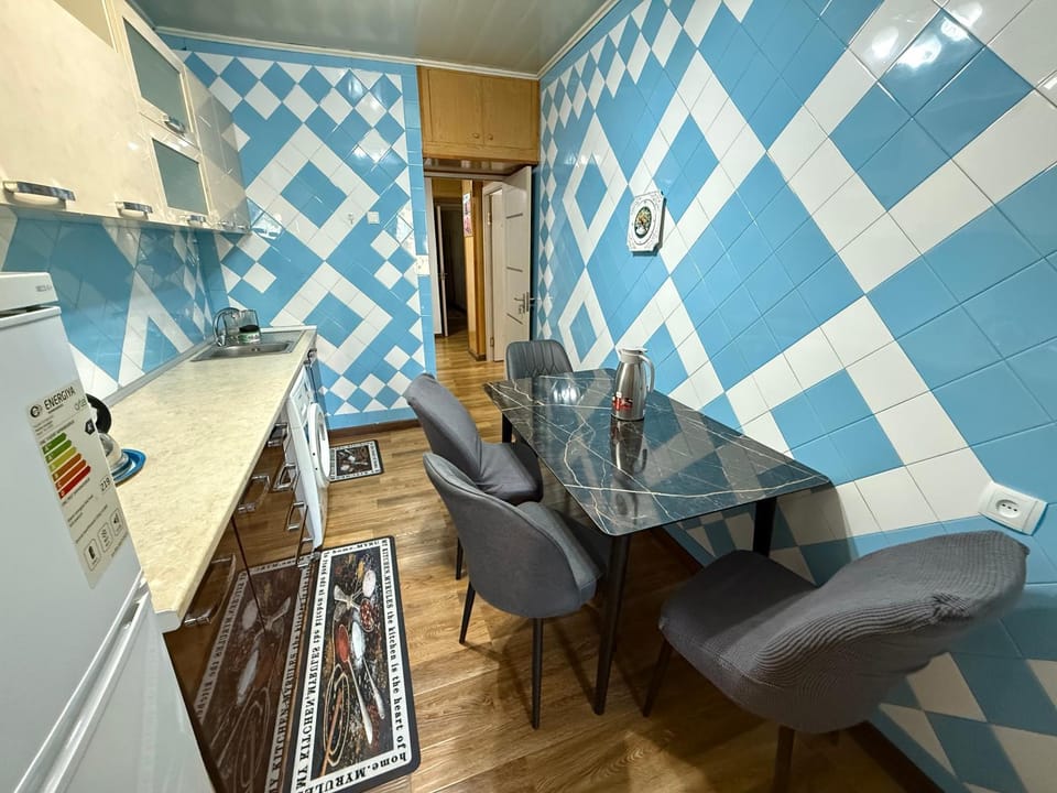 microwave, washing machine, kitchen