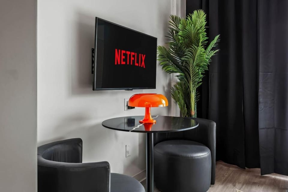 TV and multimedia, Seating area