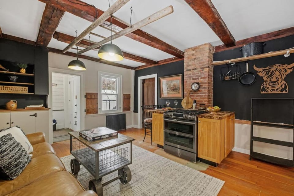 A Lakes Region Farm stay | Luxe Bath, Animals Farm Stay in Belmont