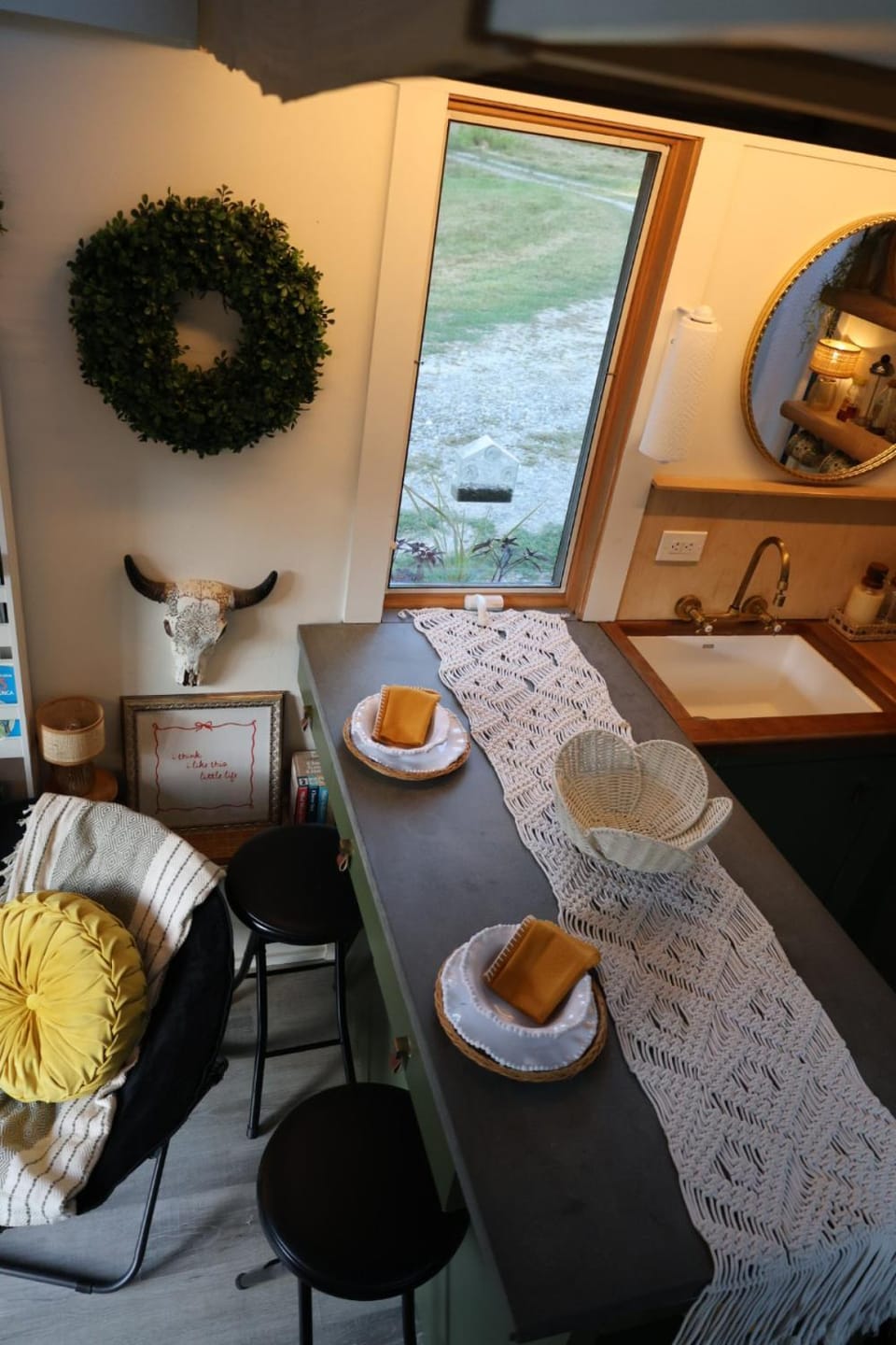 Tiny Home on a Horse Farm Apartment in Belmont