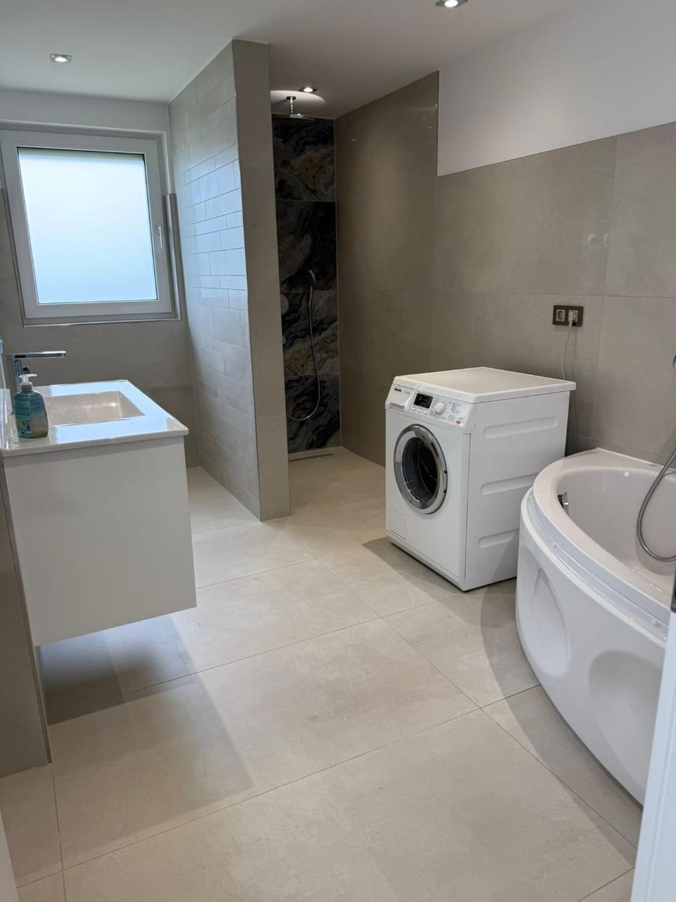 Luxus Appartement- Waldheim Apartment in Offenbach