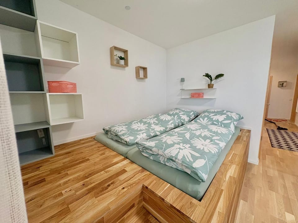 Bed, Photo of the whole room