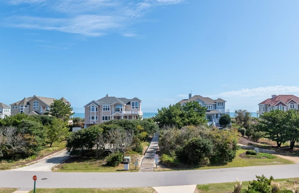 Angelo del Mare - Pine Island 9 Br, Pool, Hot Tub, Elevator, Open All Year House in Corolla