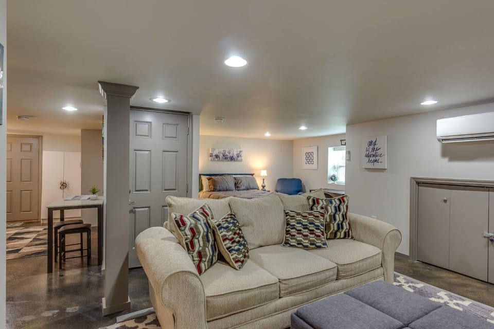 Living room, Photo of the whole room