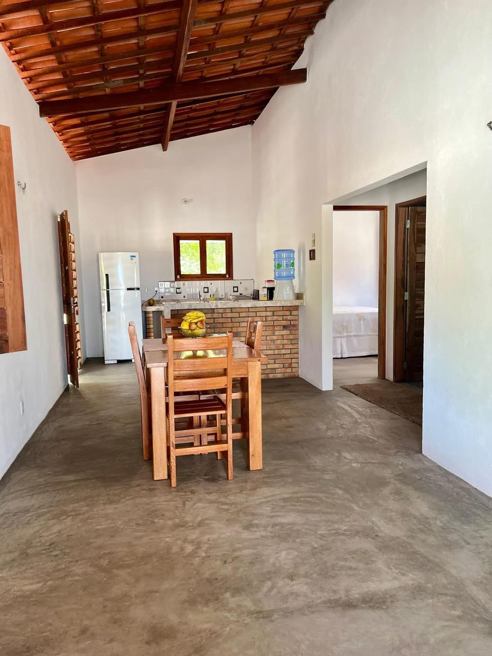 Kitchen or kitchenette, Dining area, minibar, oven