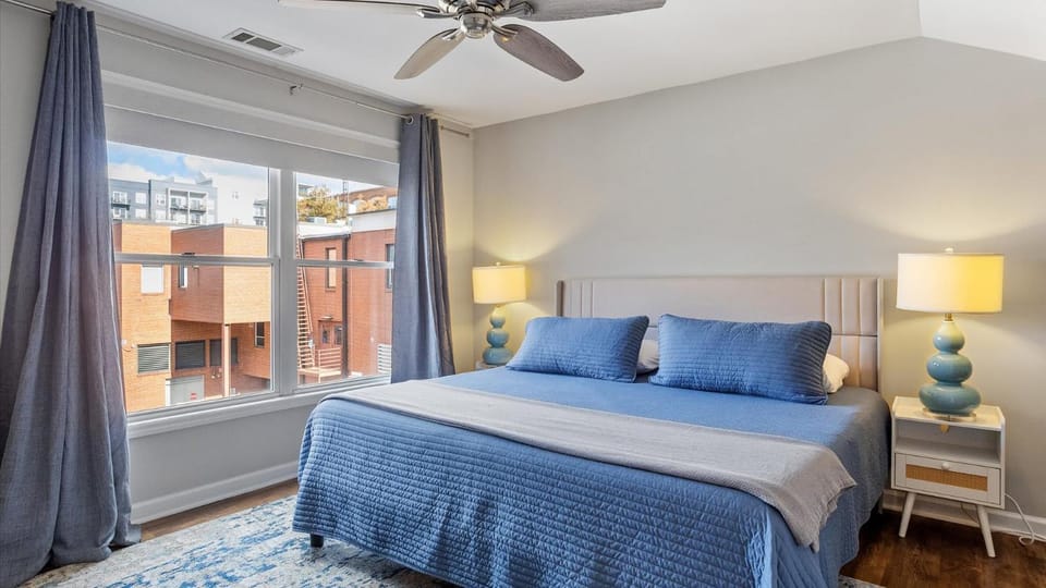 Downtown Condo - 2BR 2BA Walk to Everything House in Raleigh