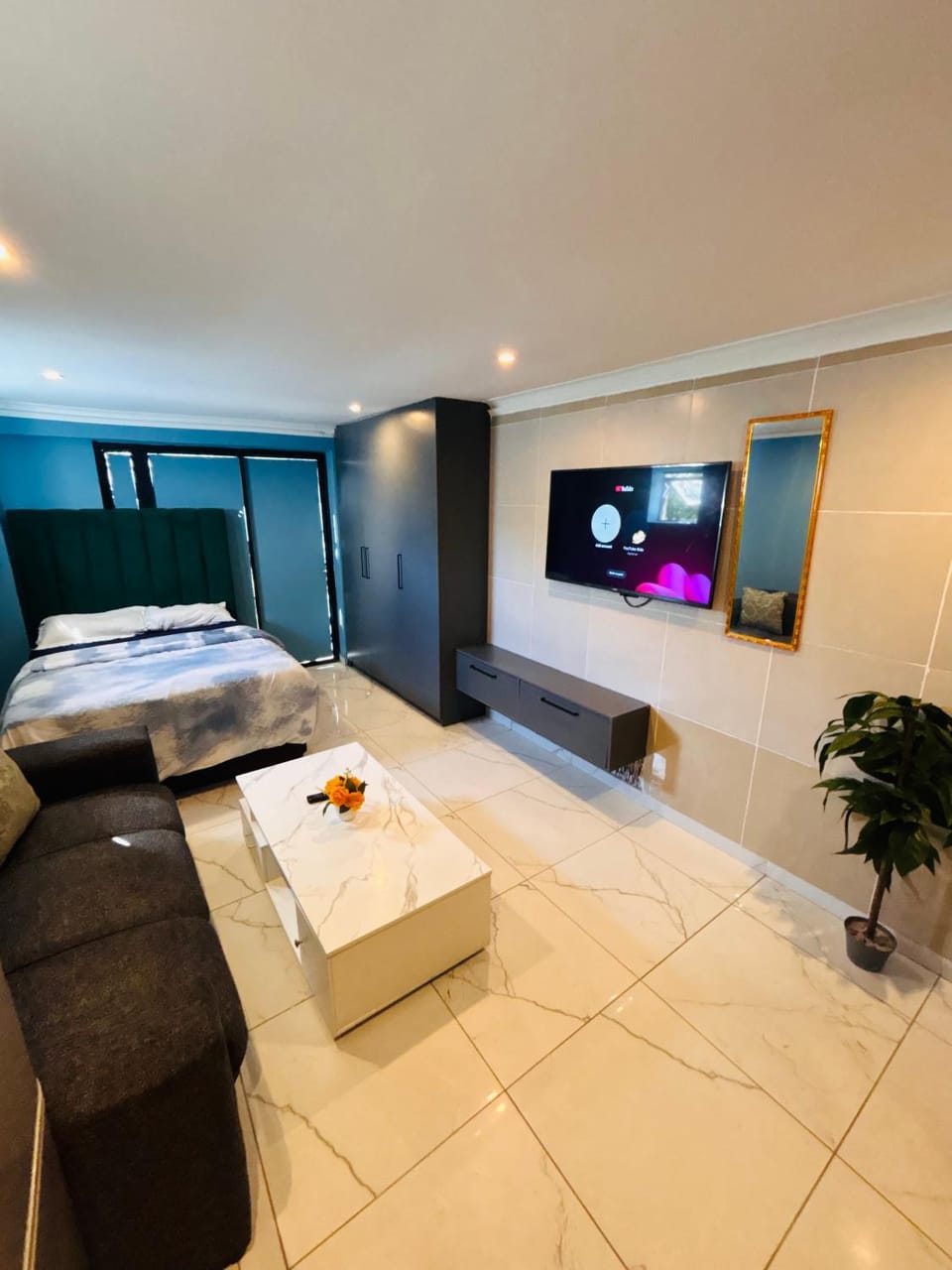 Browns villa and construction pty ltd Apartment in Cape Town
