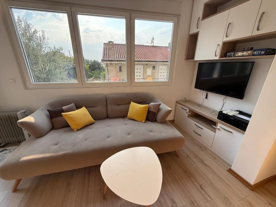 Communal lounge/ TV room, TV and multimedia, Living room, Seating area