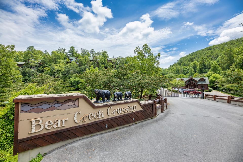 Southern Comfort Memories by American Patriot Getaways House in Pigeon Forge