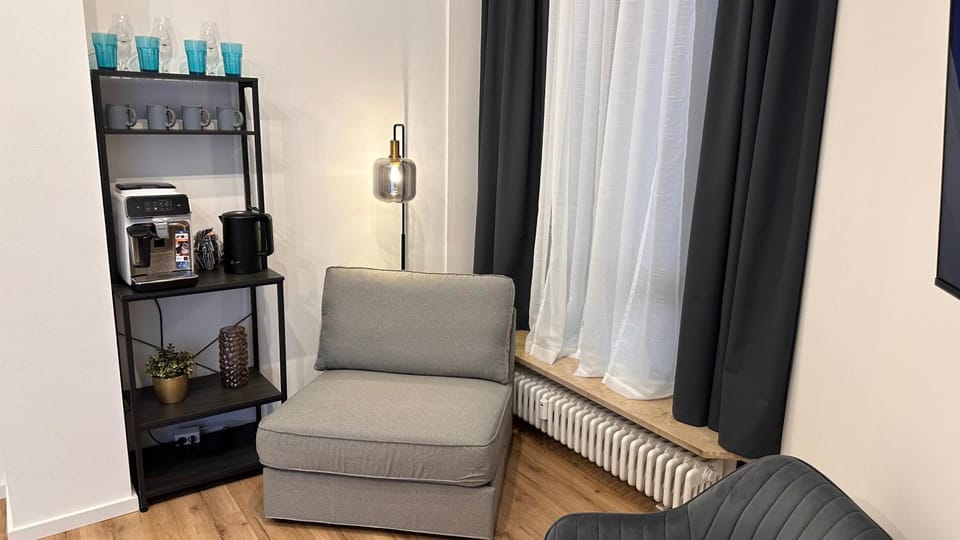 Coffee/tea facilities, Seating area