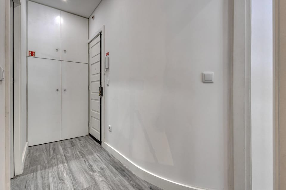 OPORTO GUEST Marquês Square Apartment in Porto