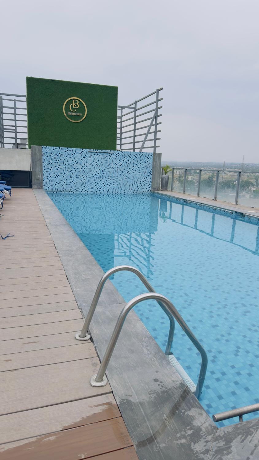 Day, Pool view, Swimming pool, sunbed