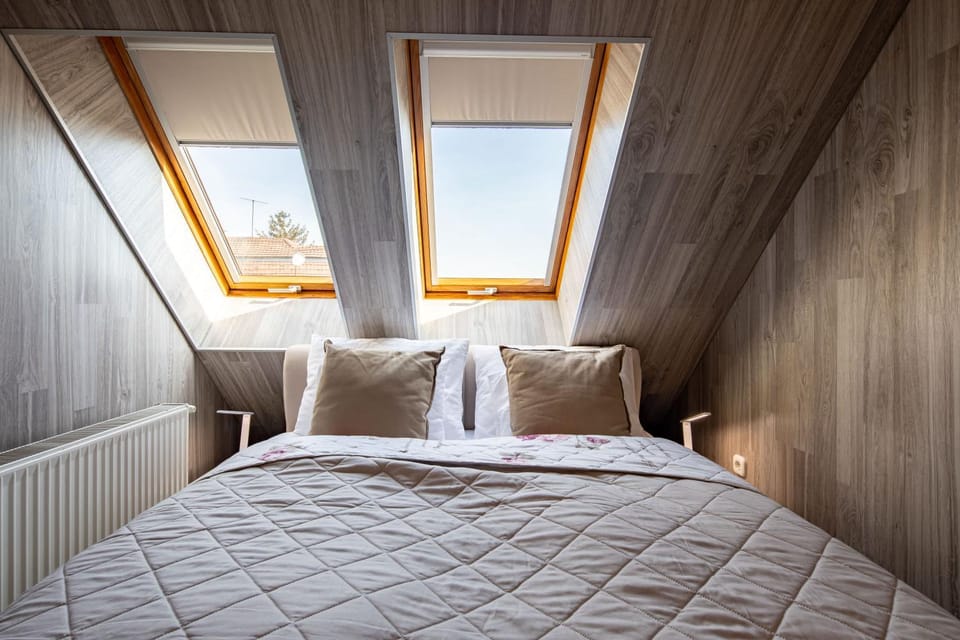 Very Calm - Easy Sleep with AirCon Apartment in Budapest