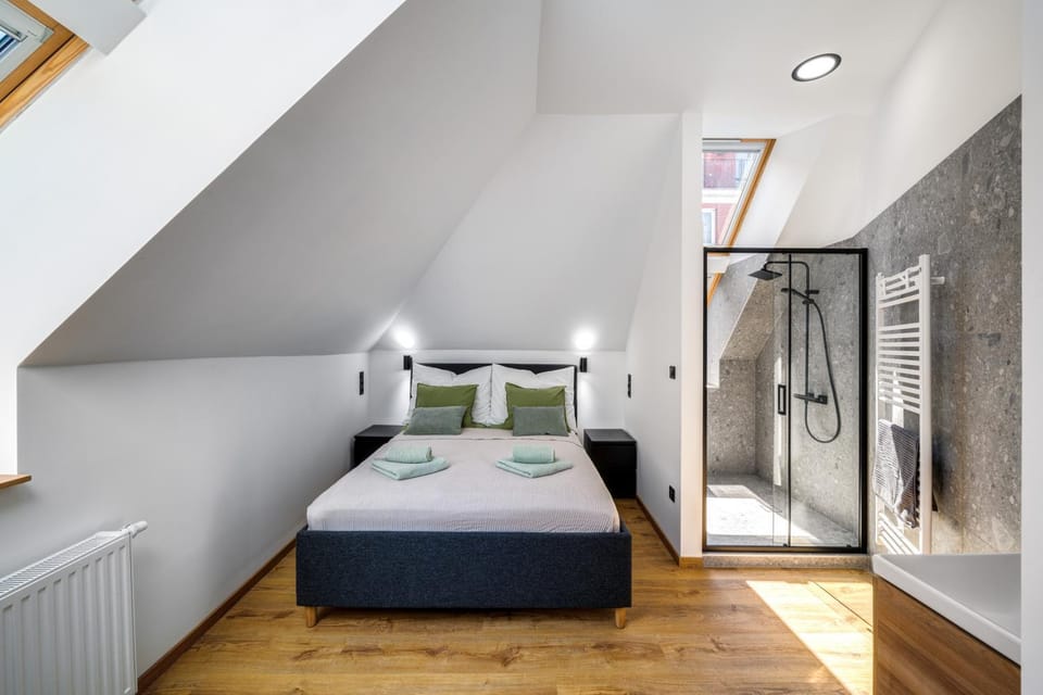Bed, Bathroom, towels