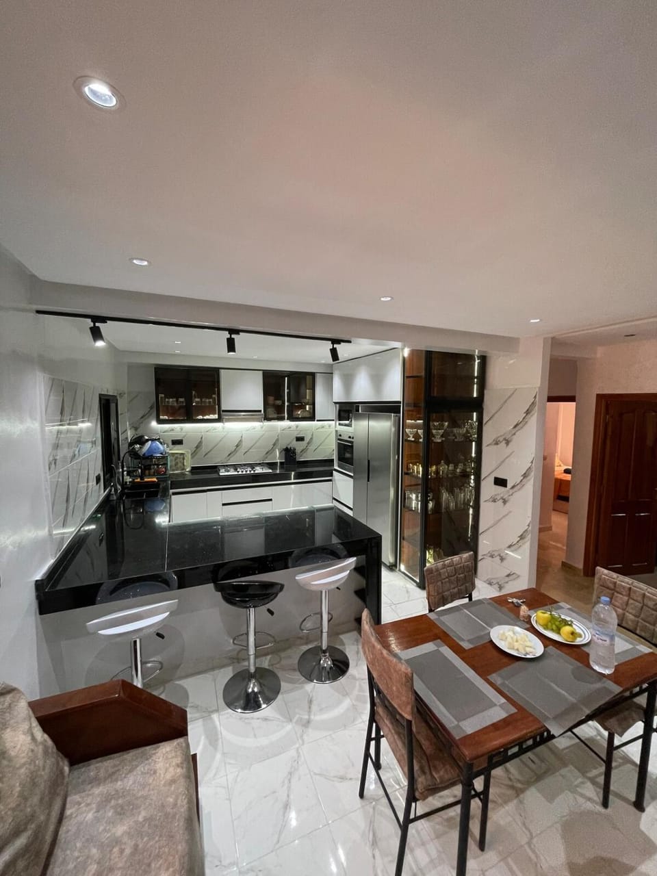 Spacious 2 bedroom apartment 6 people 5 min from Marrakech center Apartment in Marrakesh