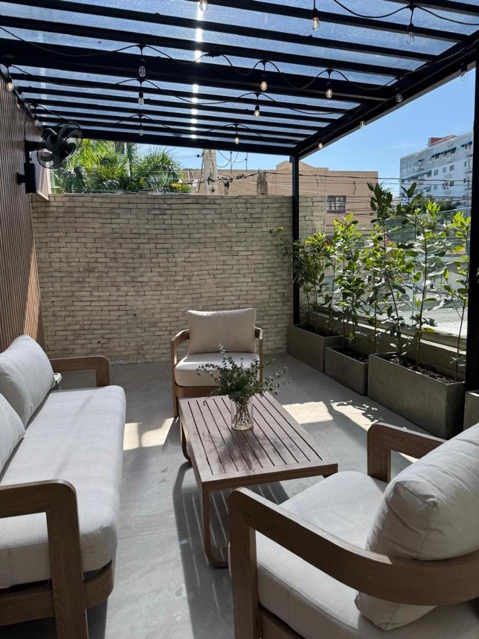 Property building, Balcony/Terrace, Balcony/Terrace