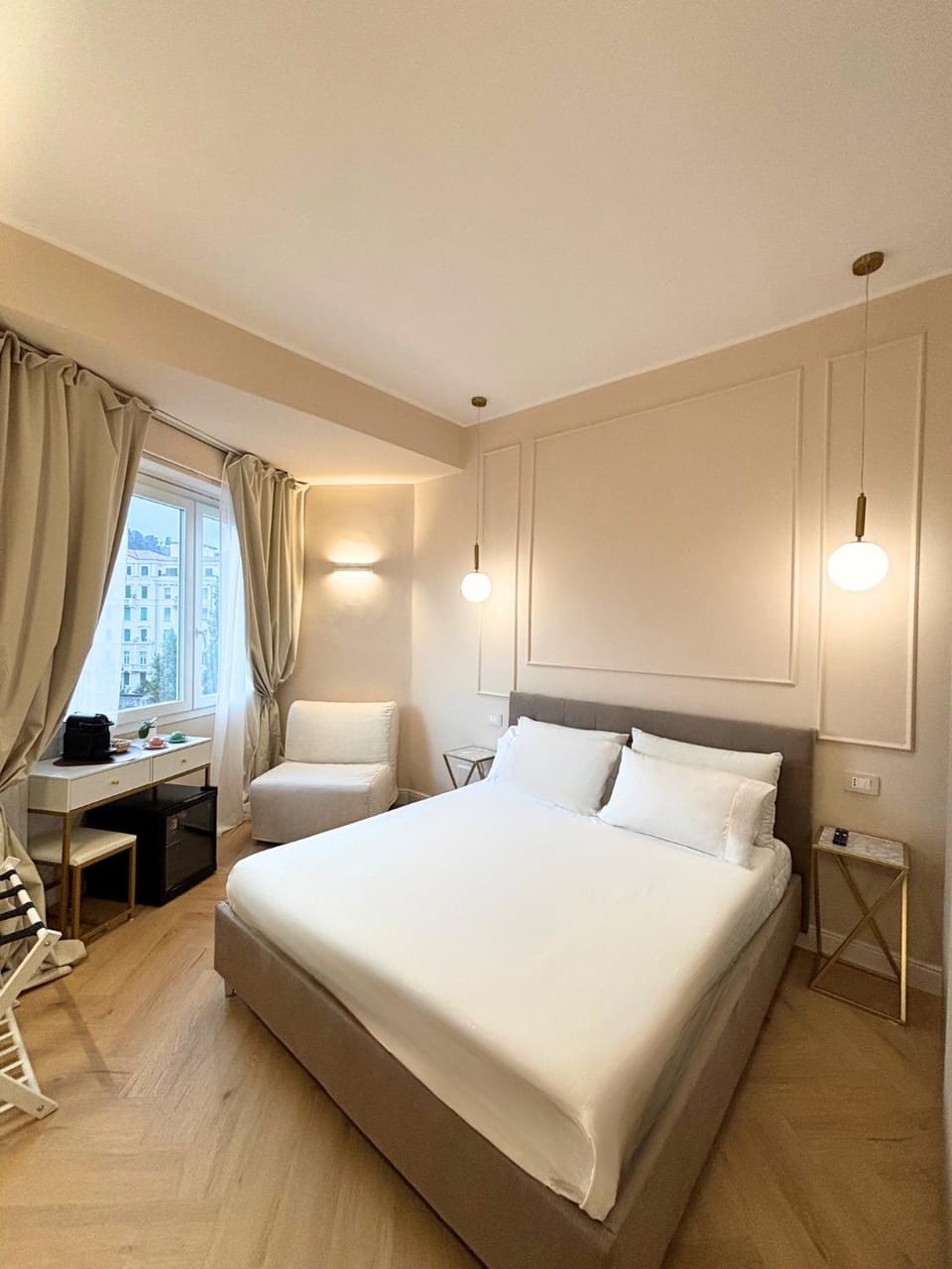 Bed, City view