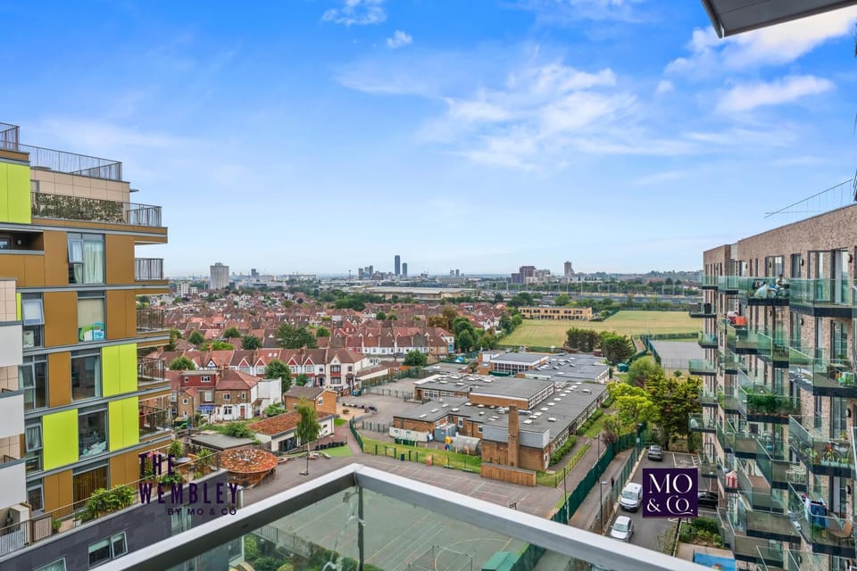View (from property/room), View (from property/room), City view, City view, Garden view, Garden view, Landmark view, Street view, Street view, Quiet street view, Inner courtyard view
