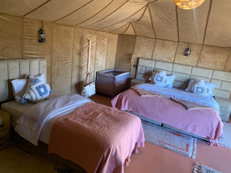 Property building, Bed, Photo of the whole room, Bedroom