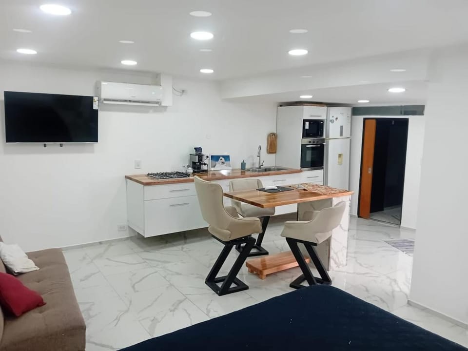 Kitchen or kitchenette, Living room