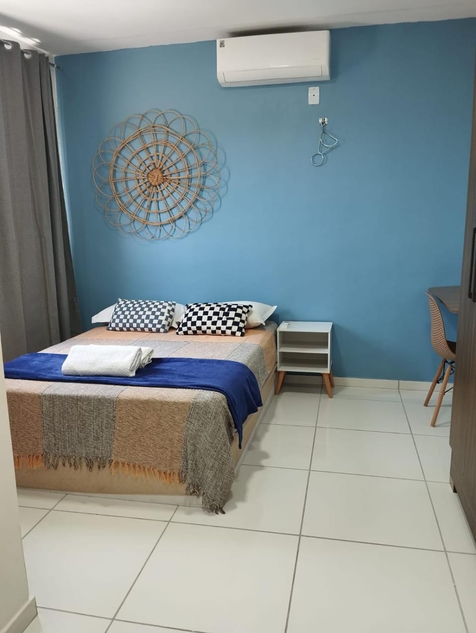 Bed, Bedroom, towels, wardrobe, air conditioner